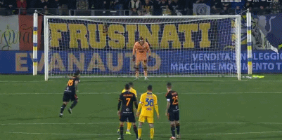 TA：亚马尔踢10号位表现出色，让弗里克排阵有了更多选择（TA：亚马尔司职10号位表现惊艳，弗里克排兵布阵选择更充裕）