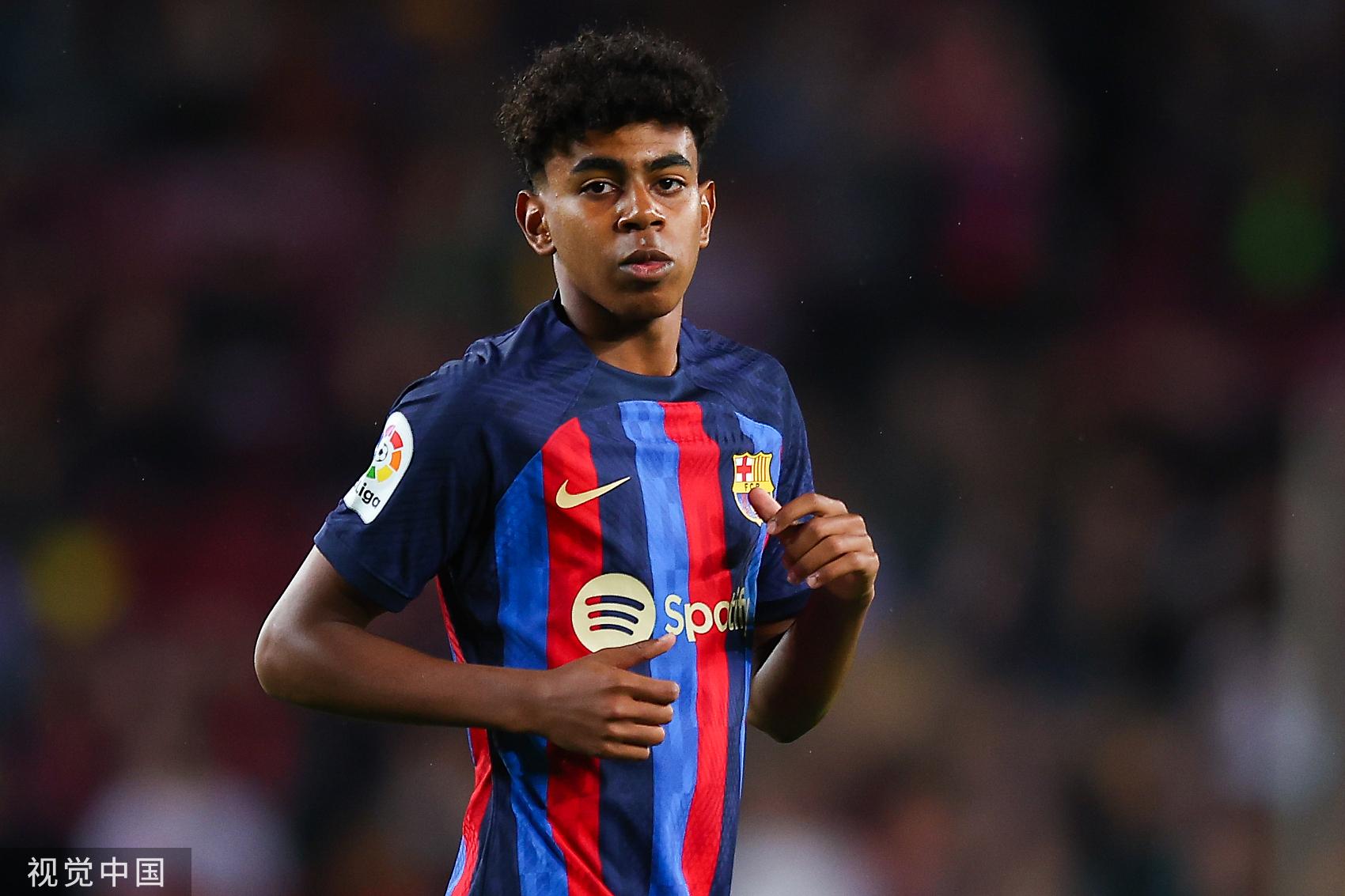 懂球妹采访：她是切尔西球迷，最喜欢阿扎尔和坎特（懂球妹专访：切尔西拥趸，最欣赏阿扎尔与坎特）